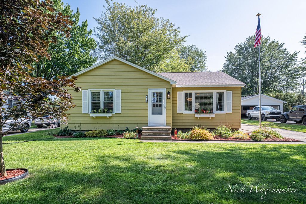 712 River Street, Spring Lake village