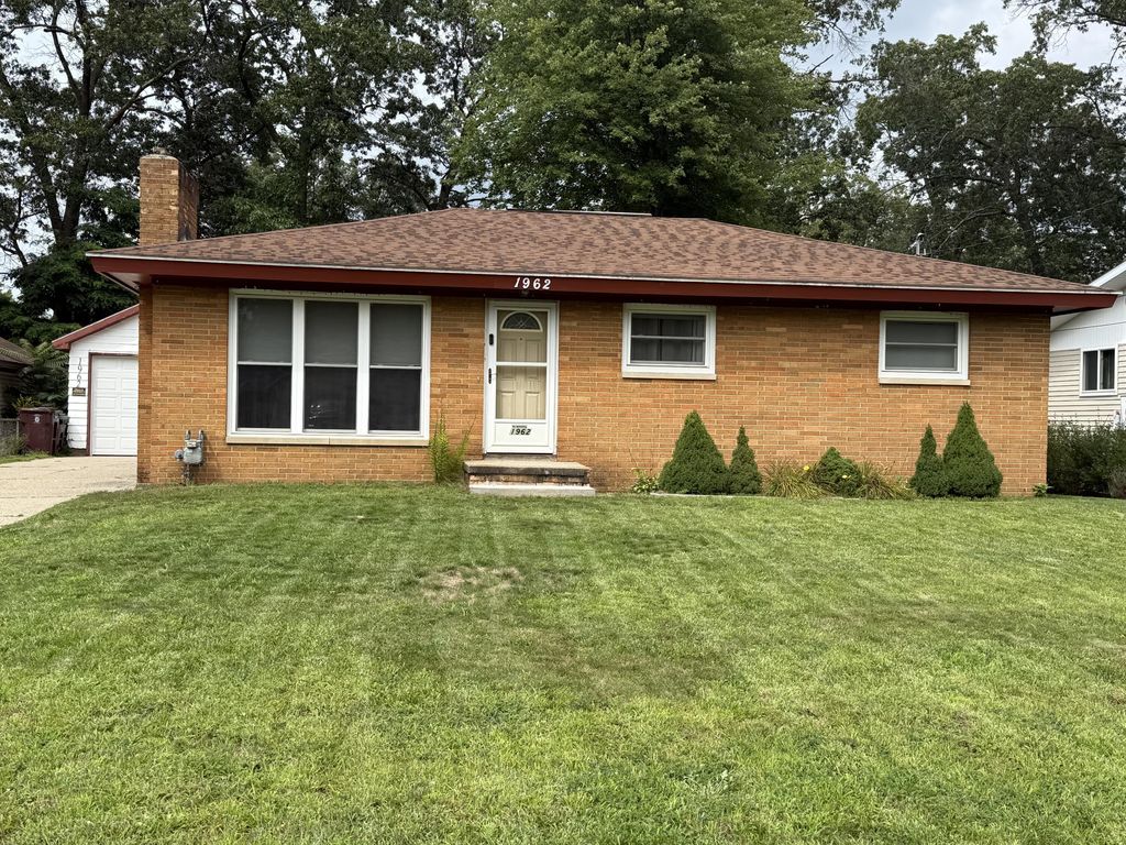 1962 Francis Avenue, Muskegon charter township