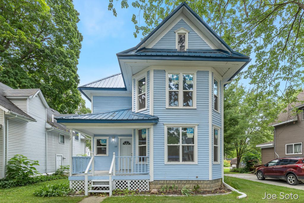 117 E Wright Avenue, Shepherd village