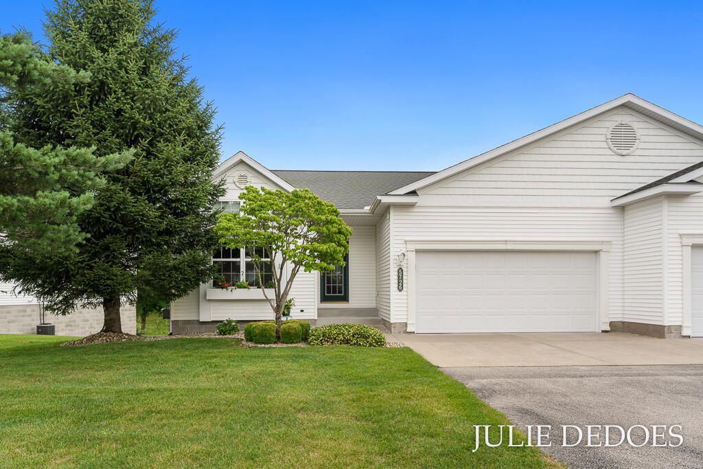 5726 N Turning Leaf Way, Fruitport
