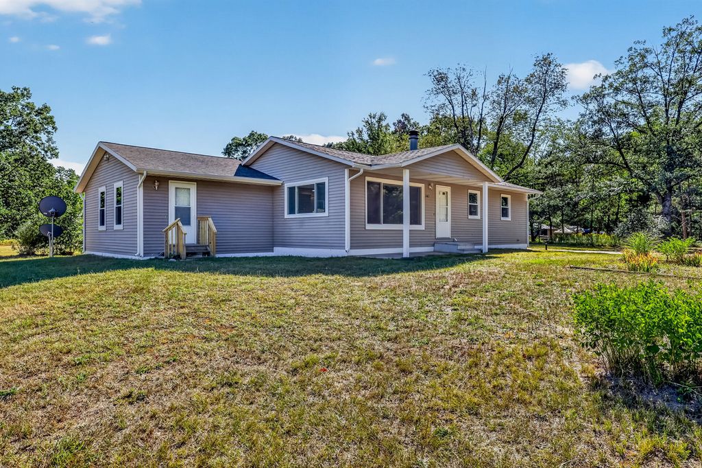 2465 E Arthur Road, Otto township