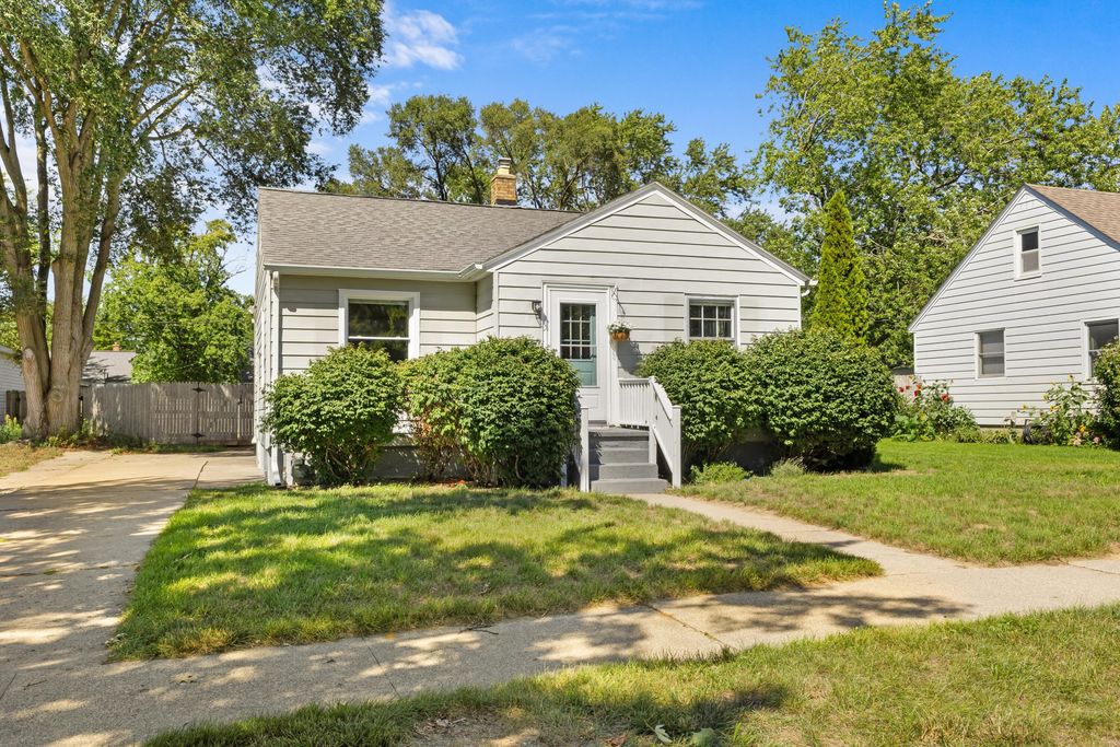 1315 Grant Avenue, Grand Haven city