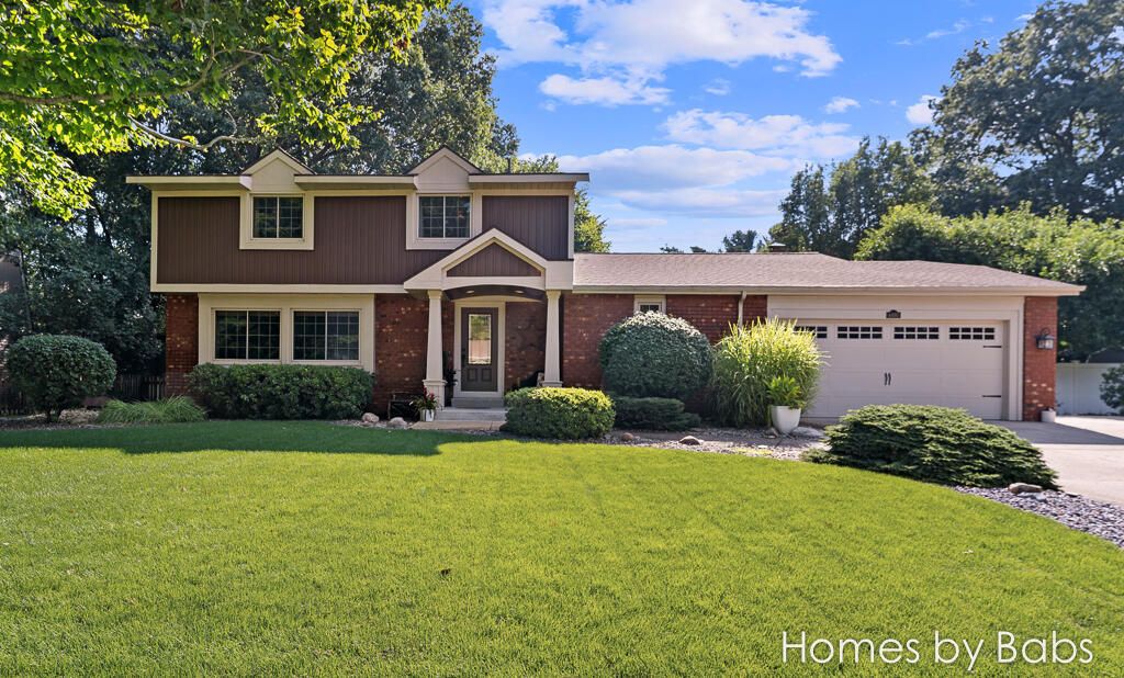 4490 Birchwood Court, Norton Shores city