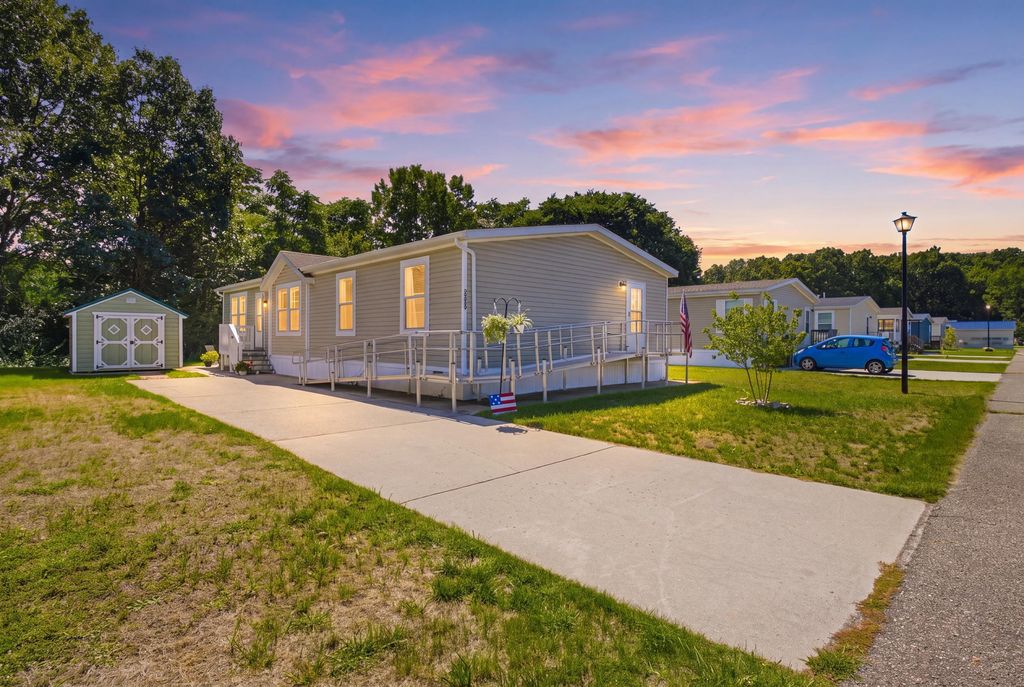 14904 Saint Lawrence Drive, Spring Lake township