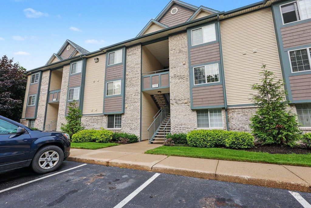 18400 N Ridge Court Unit: 7, Spring Lake