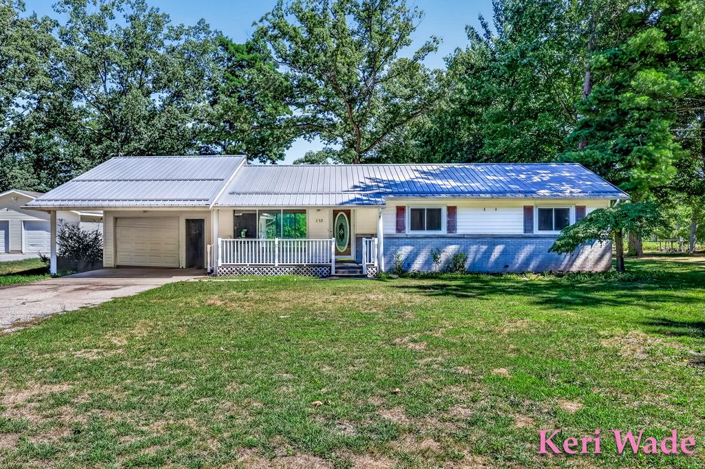 152 S Webster Street, White Cloud city
