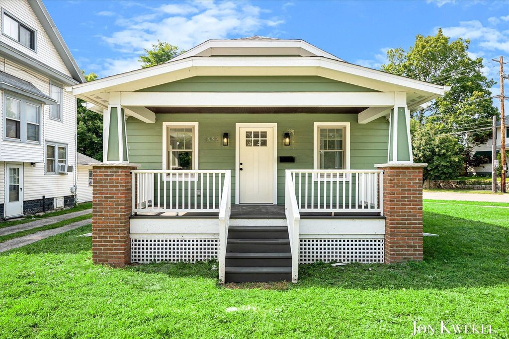 1959 Plainfield Avenue Ne, Grand Rapids city