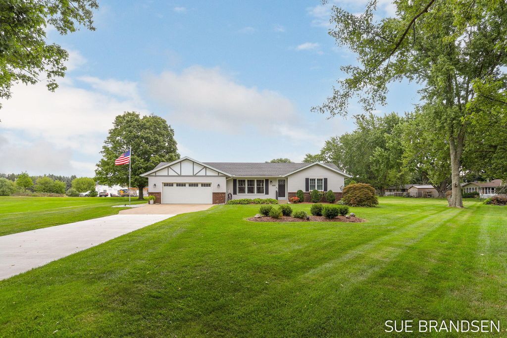 3633 Holiday Drive, Overisel township