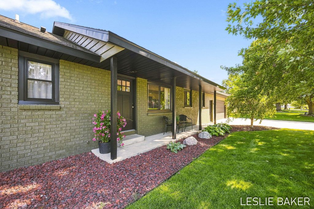 2666 Gay Paree Drive, Holland charter township