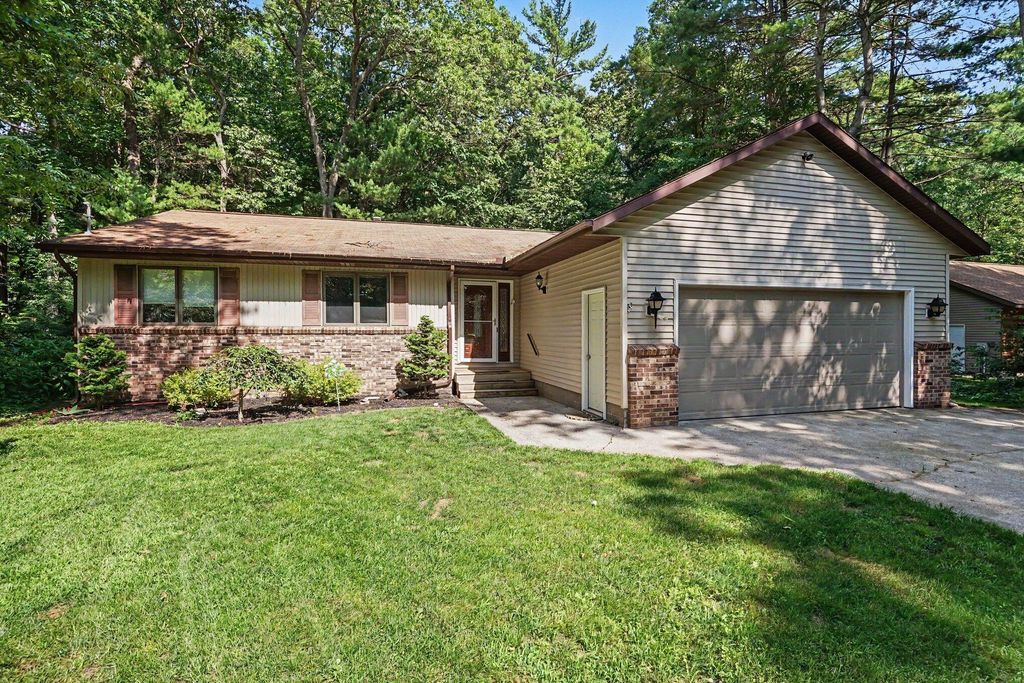 15892 152nd Avenue, Spring Lake township