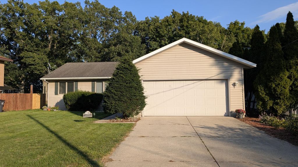 2201 Oak Avenue, North Muskegon city