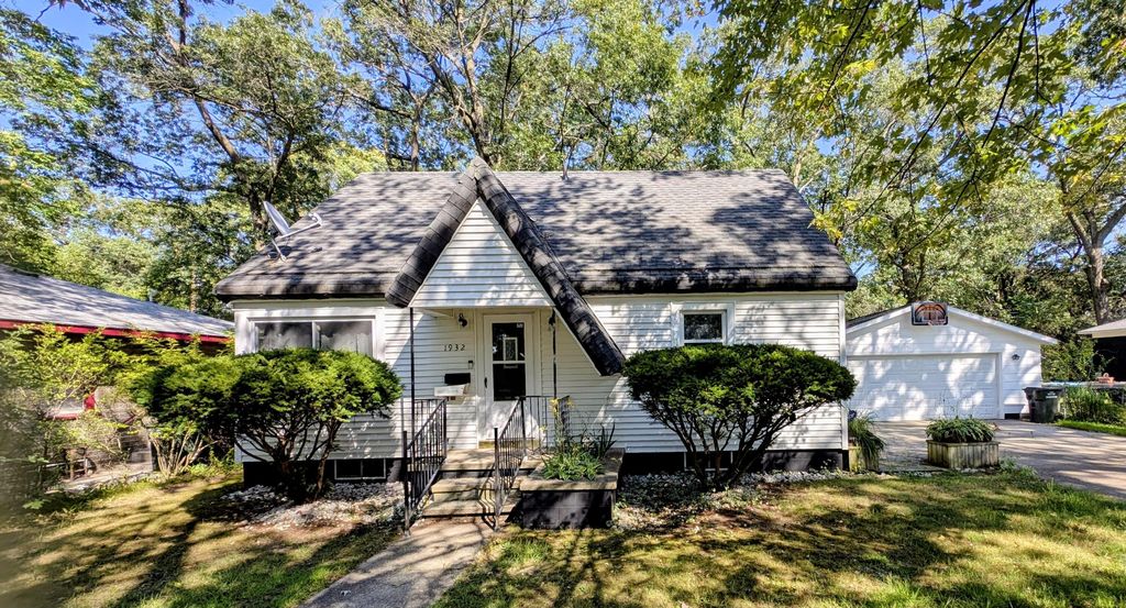 1932 Elwood Street, Muskegon city