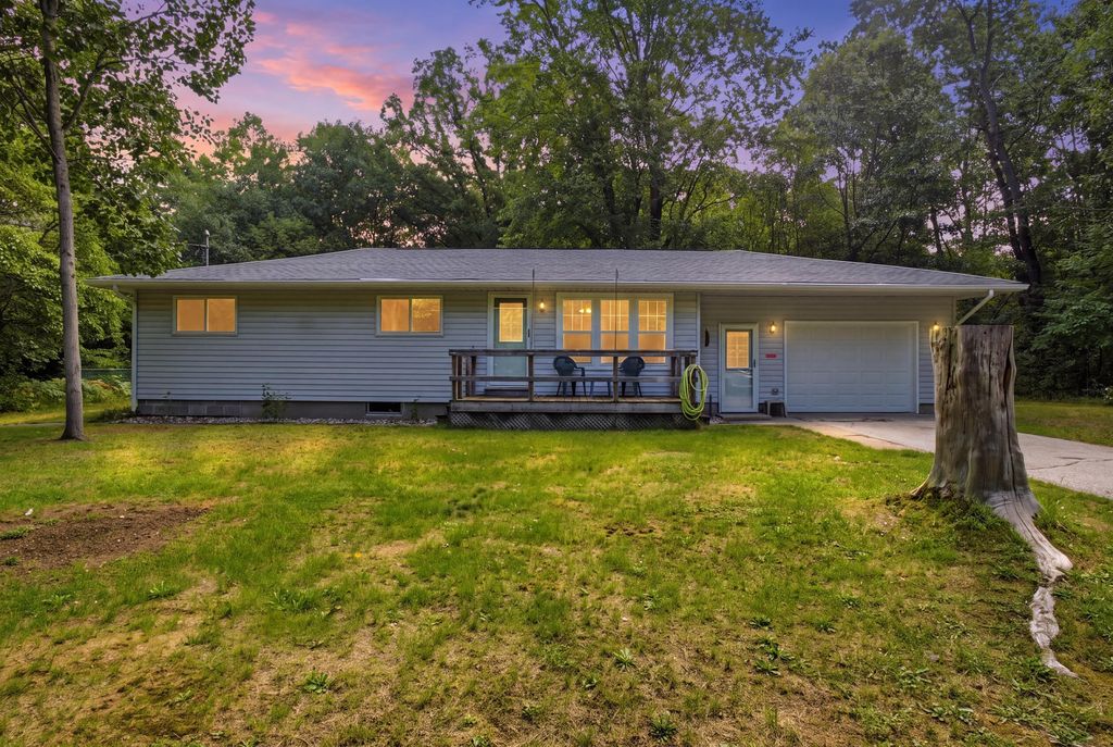 3056 S Wolf Lake Road, Sullivan township