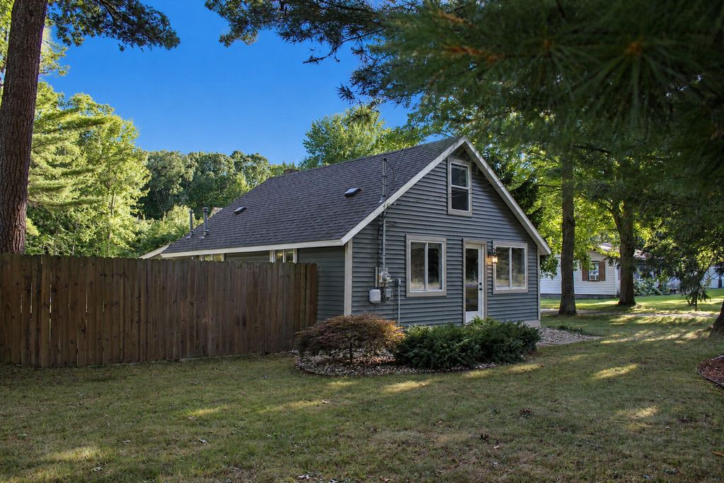 3429 W Giles Road, Laketon township