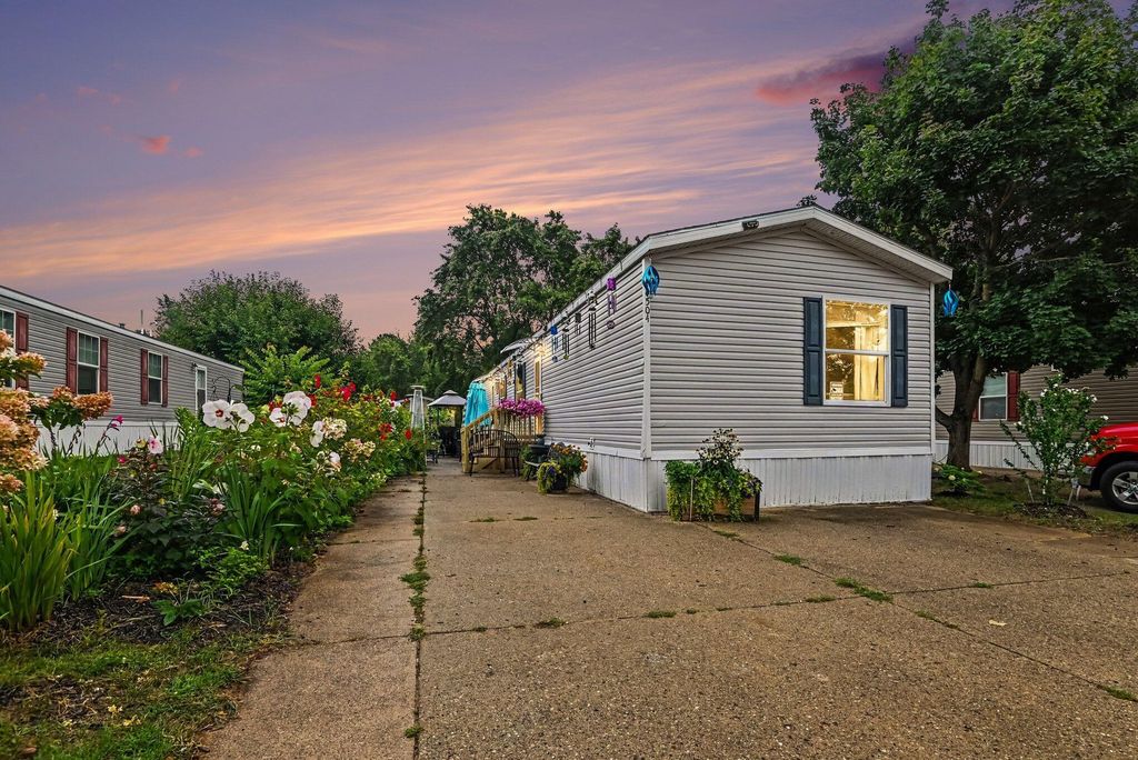 14504 Winding Creek Lane, Olive township