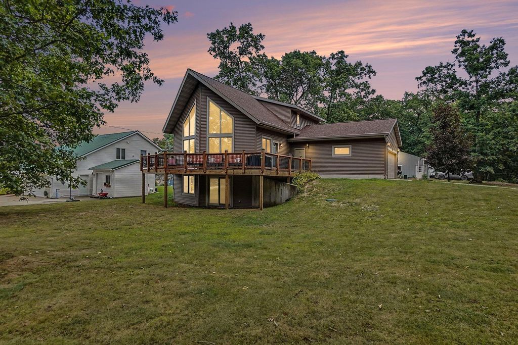 8794 S Spruce Avenue, Brooks township