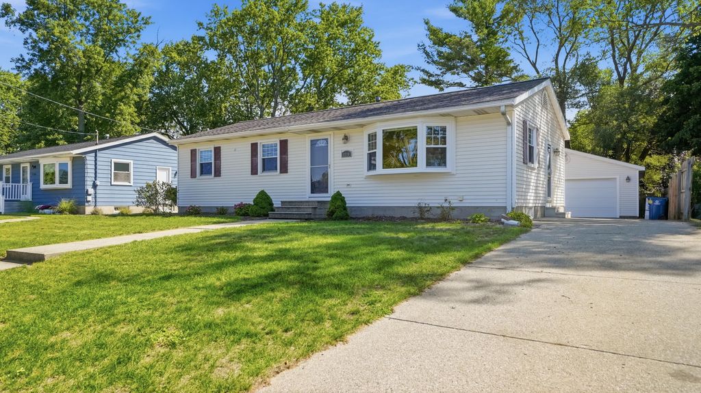 1710 S Hopkins Street, Grand Haven city