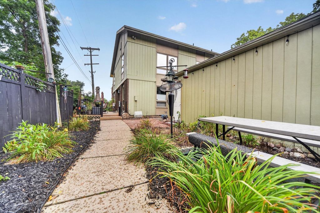 515 N Putnam Street Unit: Unit A, Williamston