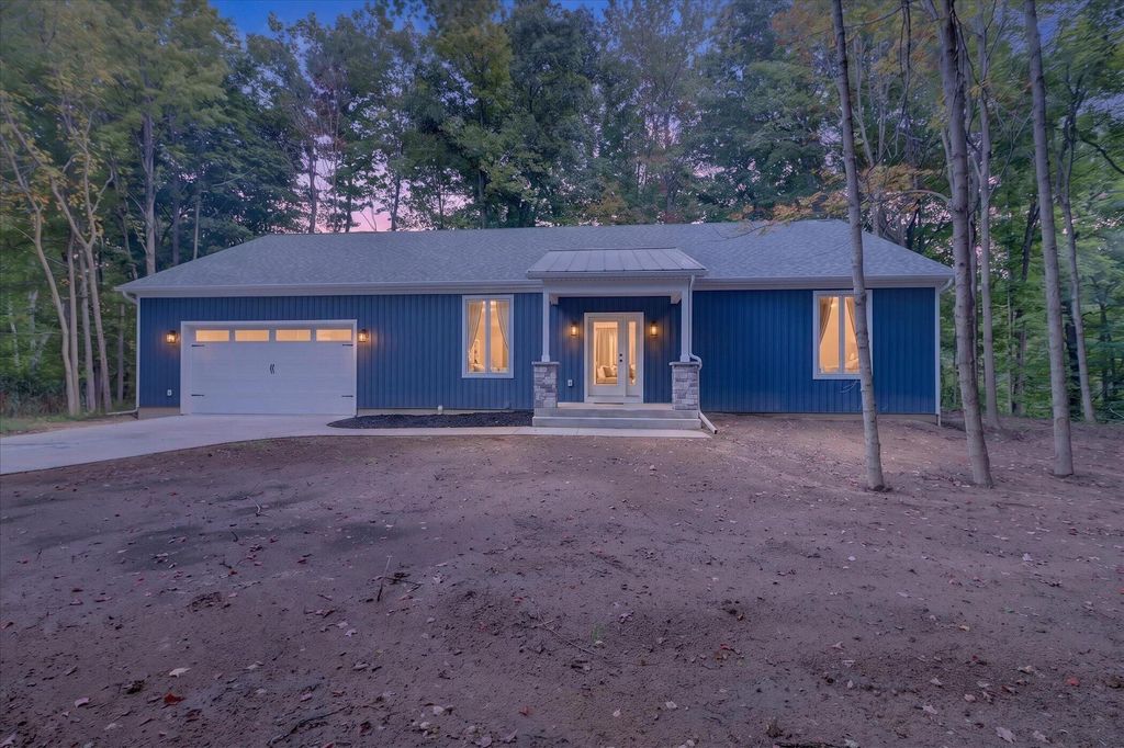 13165 Deer Creek Drive, South Haven charter township