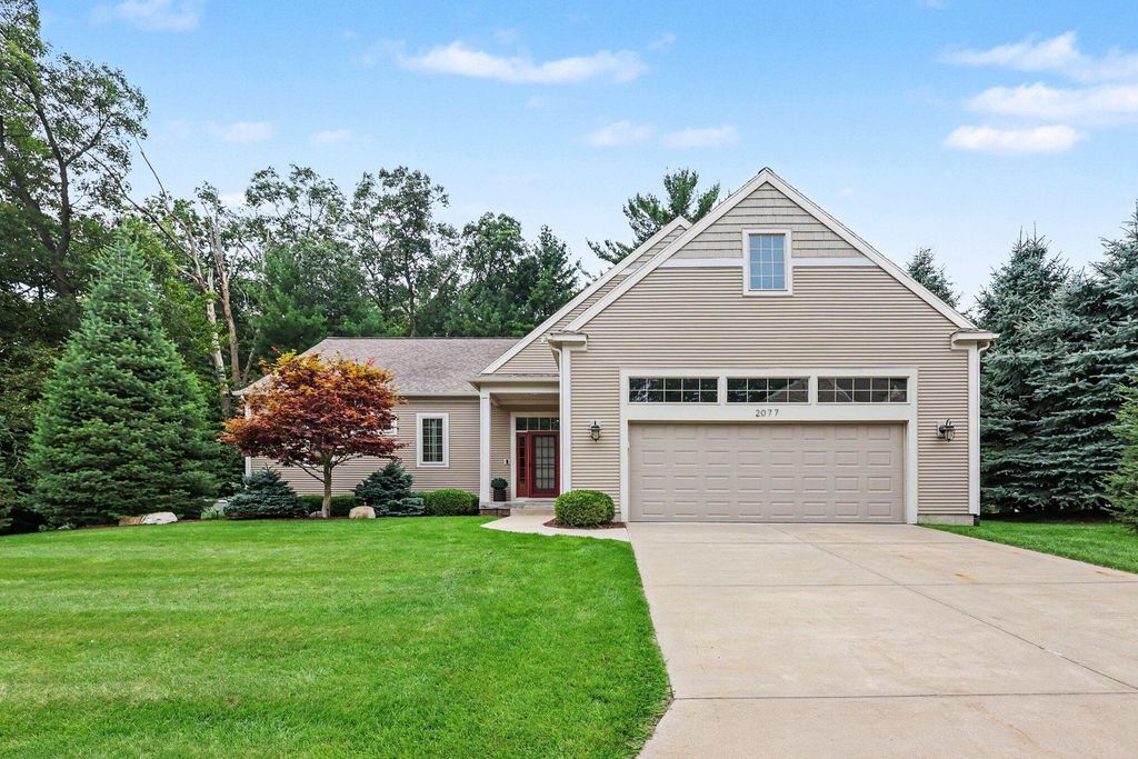 2077 W Glen Court, Norton Shores city
