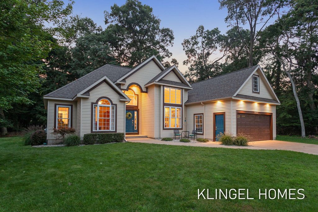 3651 Windemere Court, Norton Shores city