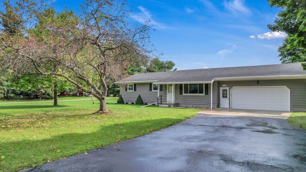 2233 Ives Road, Vevay township