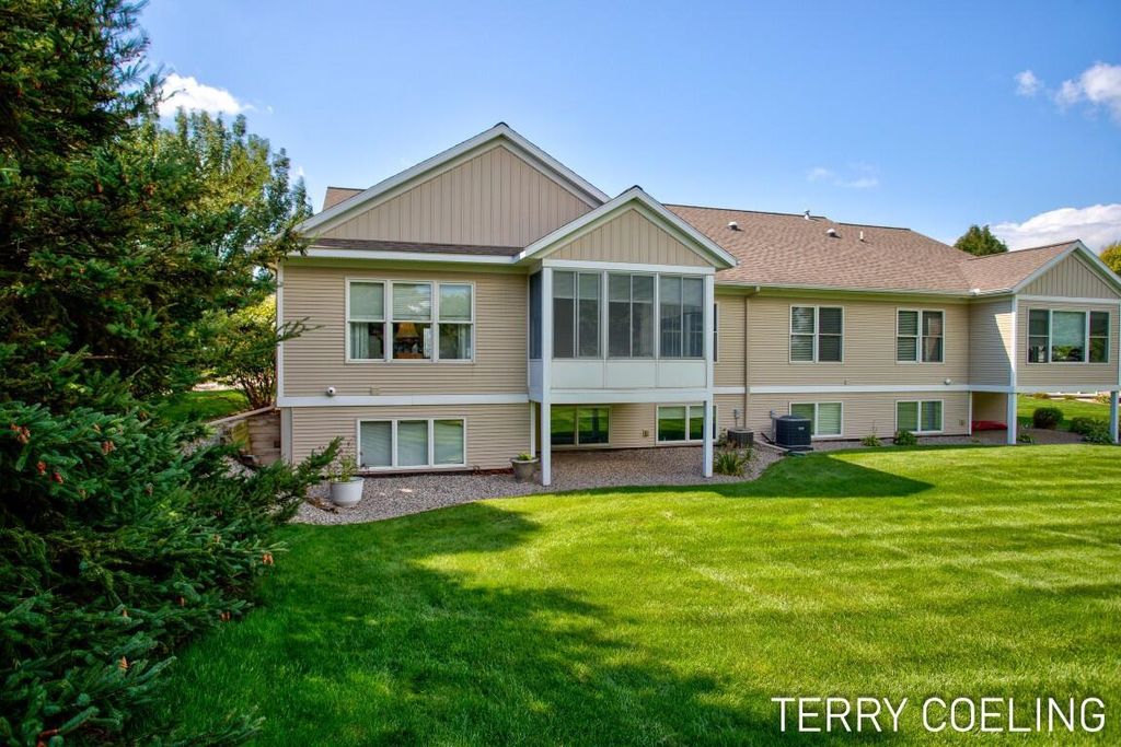 5924 Elmwood Lake Drive, Hudsonville