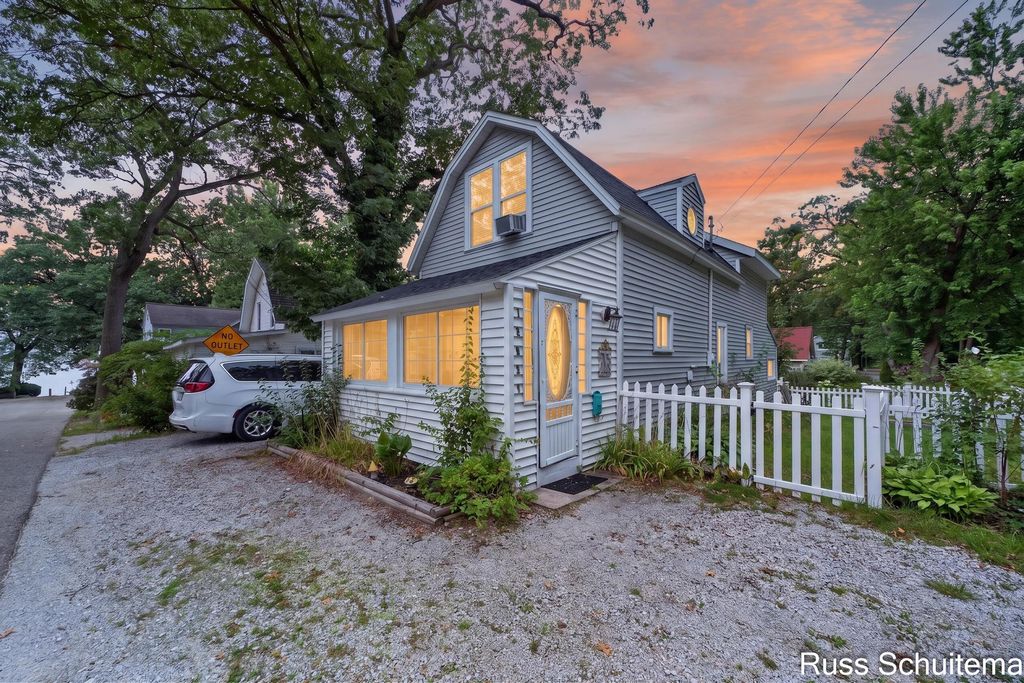 15831 Cherry Street, Spring Lake