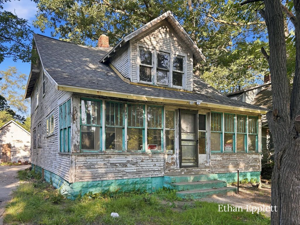 2405 Howden Street, Muskegon Heights