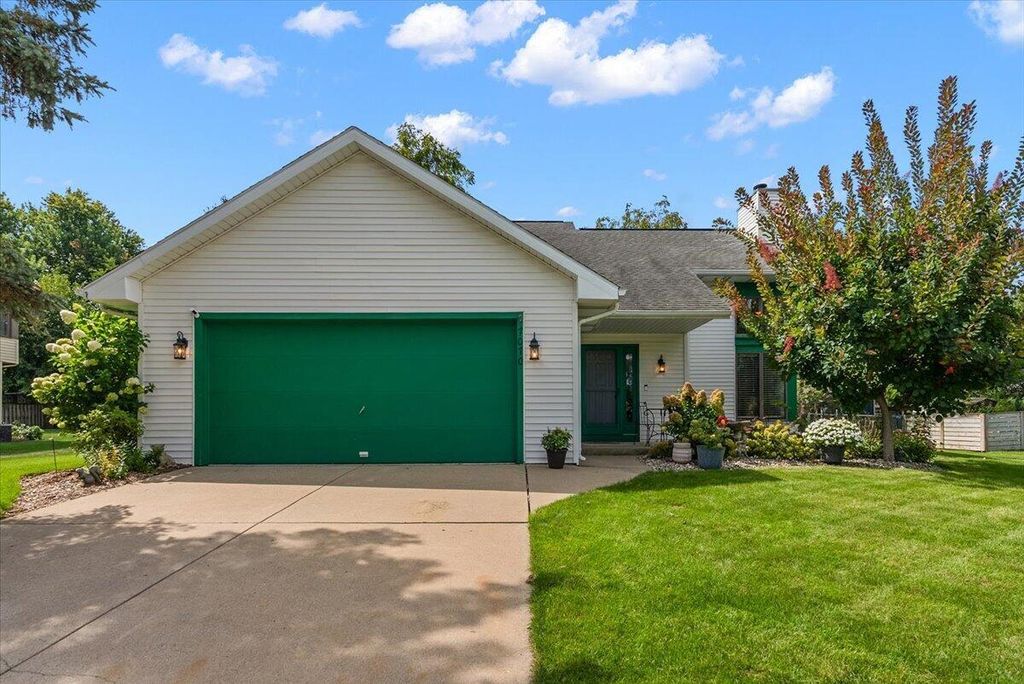 7070 Sandpiper Street, Portage