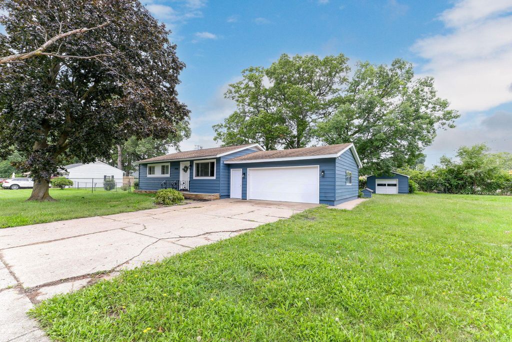 2974 Woodcliffe Drive, Muskegon Heights