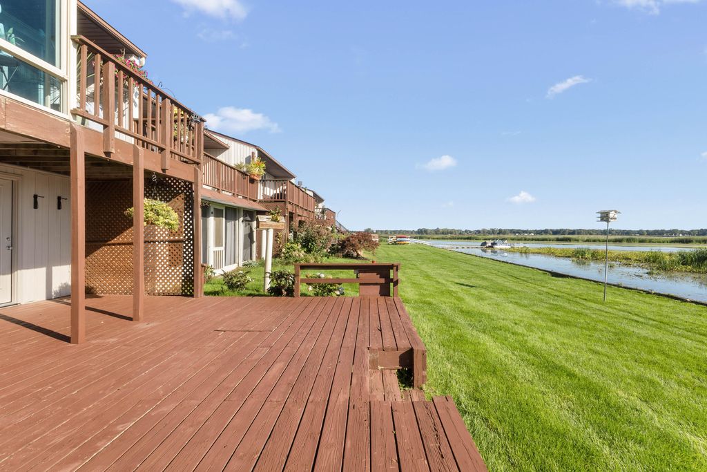 555 Gidley Circle Unit: F, Grand Haven