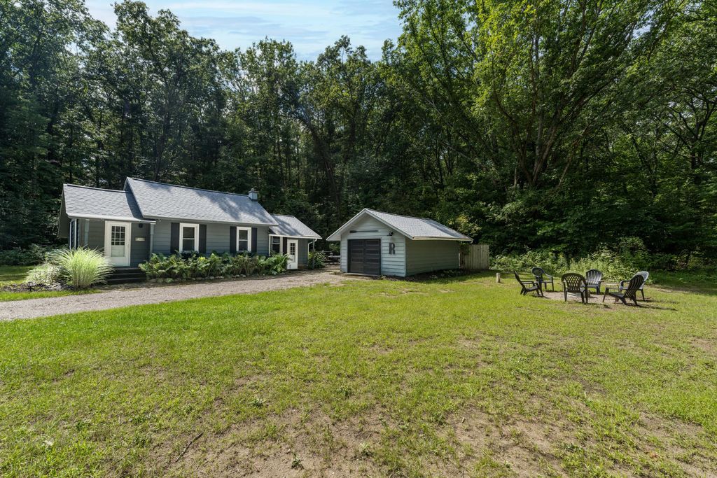 3076 Old Allegan Road, Fennville