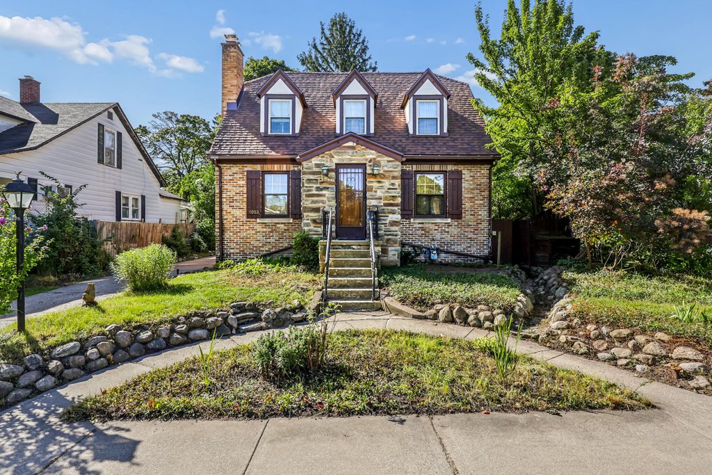 1053 W Forest Avenue, Muskegon