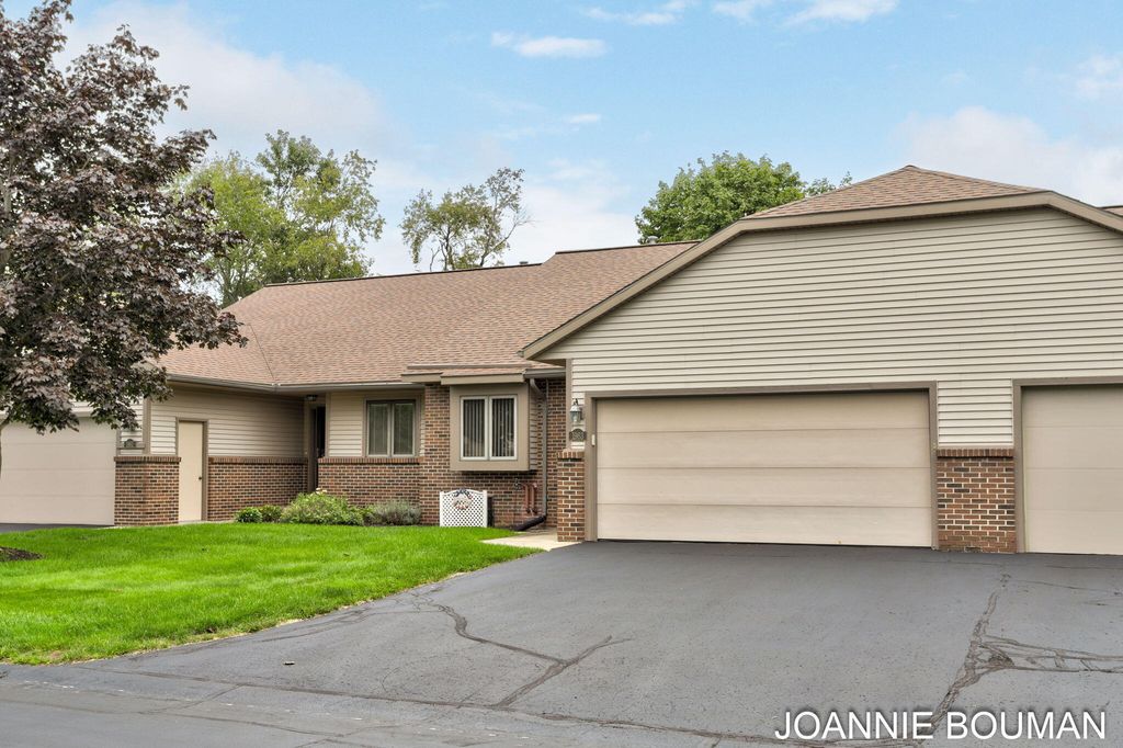 1963 Lakeview Drive, Zeeland