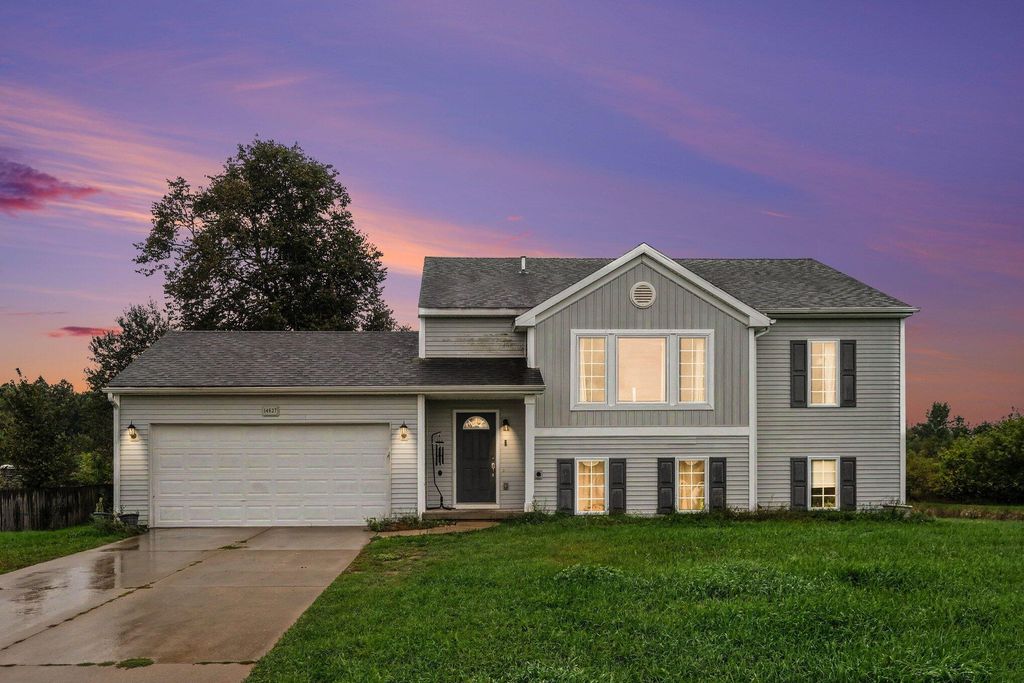 14627 Ivorystone Drive Ne, Cedar Springs