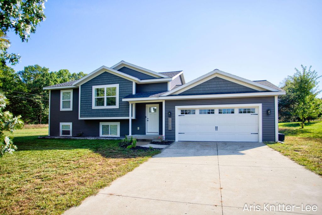 2183 Walking Horse Lane, Allegan