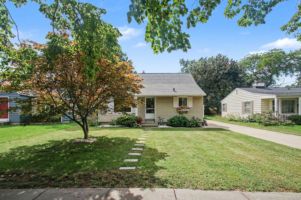 154 W 30th Street, Holland