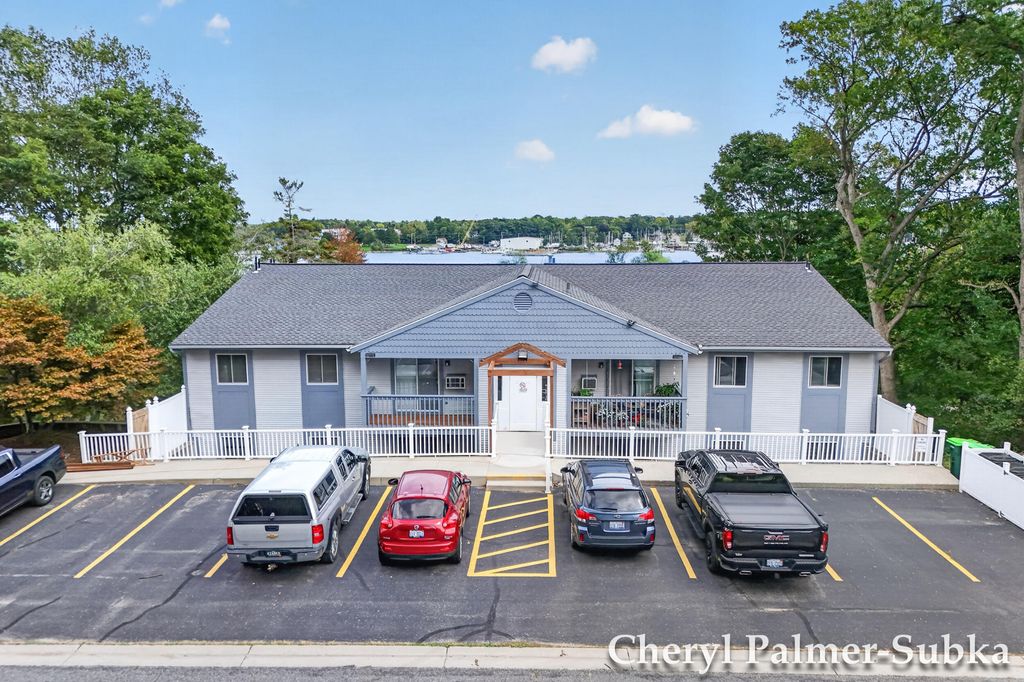 8166 Old Channel Trail Unit: 5, Montague