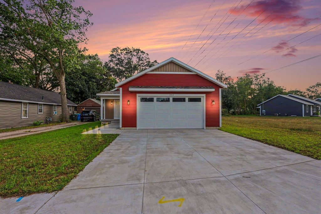 1003 Ducey Avenue, Muskegon