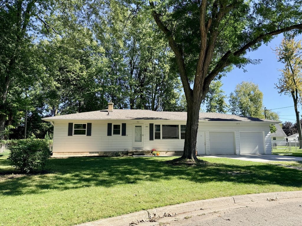 4801 Tressa Drive, Lansing