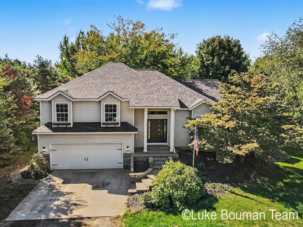 9875 Scotch Court, West Olive