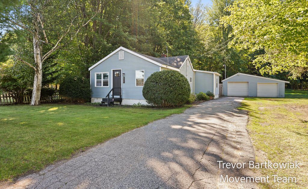 529 Porter Road, Norton Shores