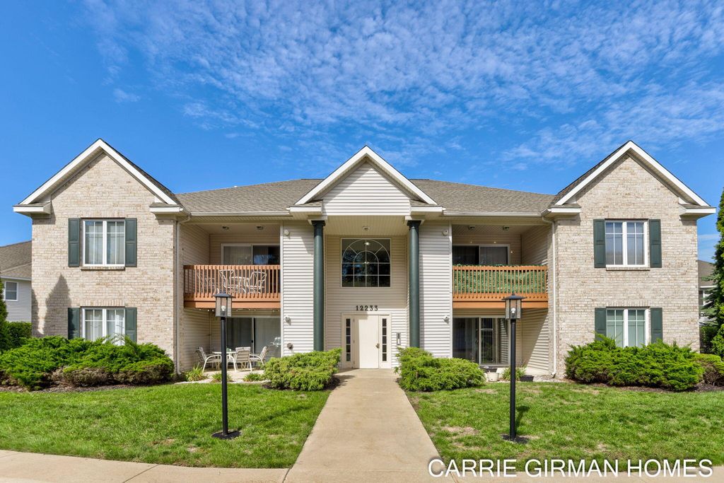 12233 S Crystal Waters Drive Unit: 2, Holland