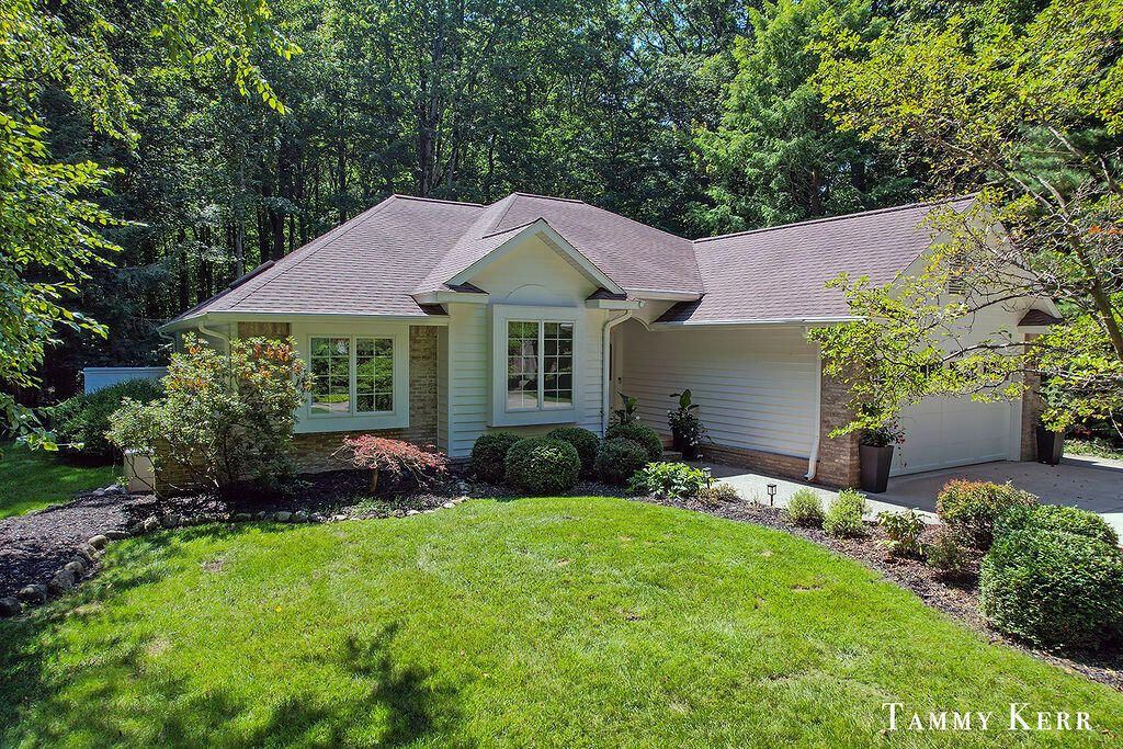 6934 Bendemeer Drive, Fennville