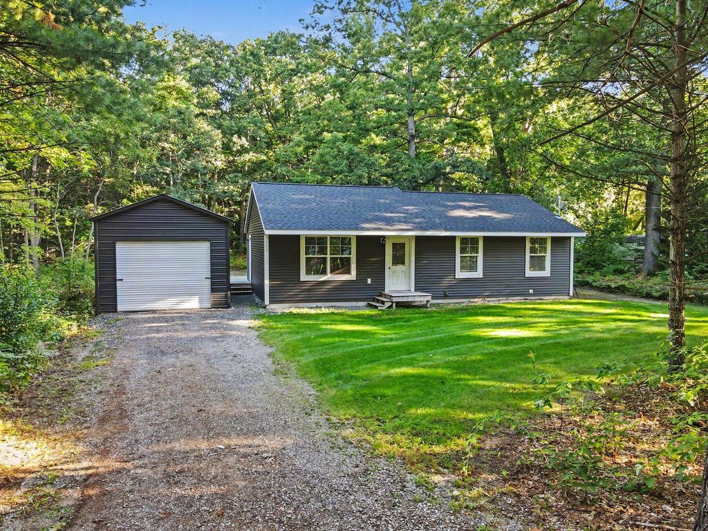 532 W River Road, Muskegon