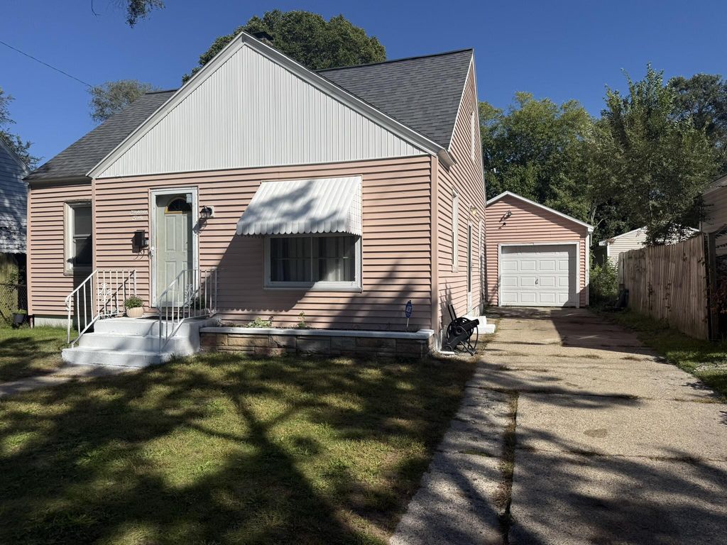 1860 Ray Street, Muskegon