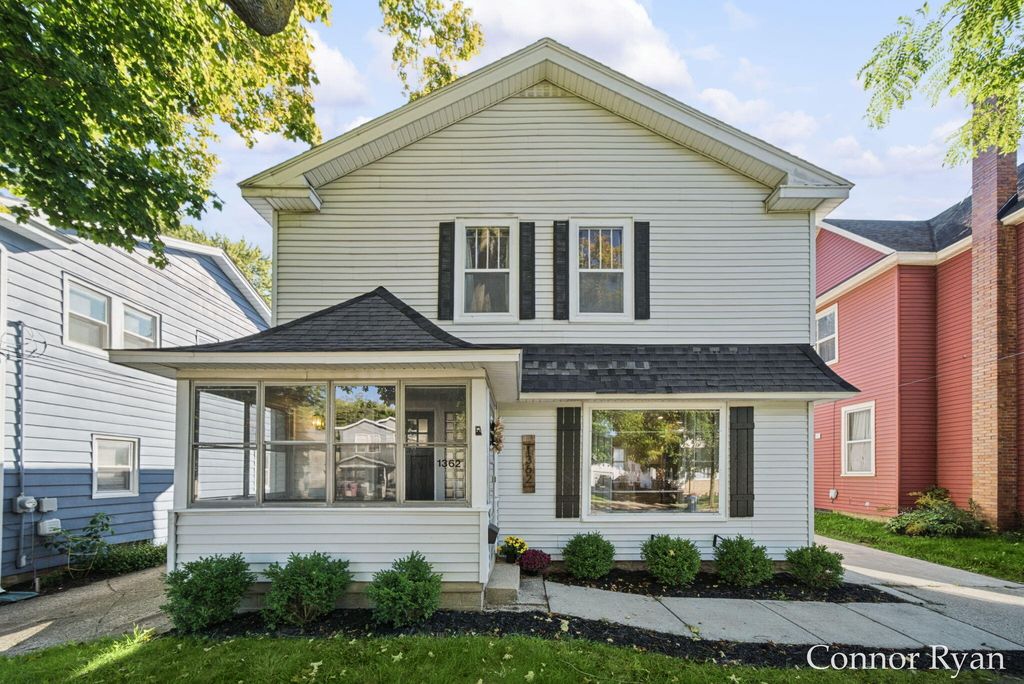 1362 Columbia Avenue Ne, Grand Rapids