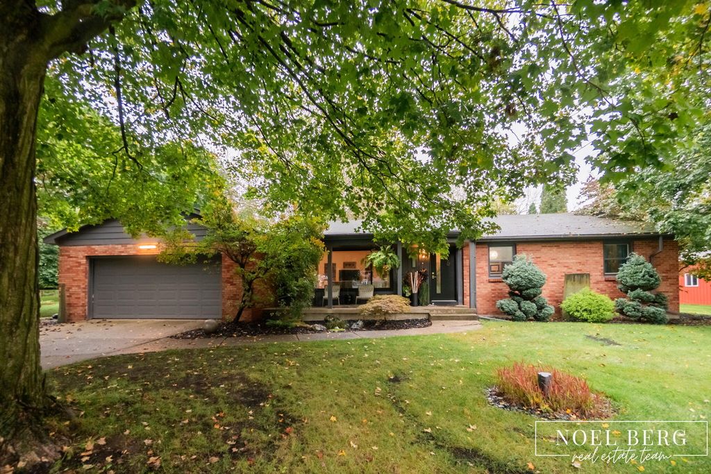 13820 Windemere Drive Nw, Grand Rapids