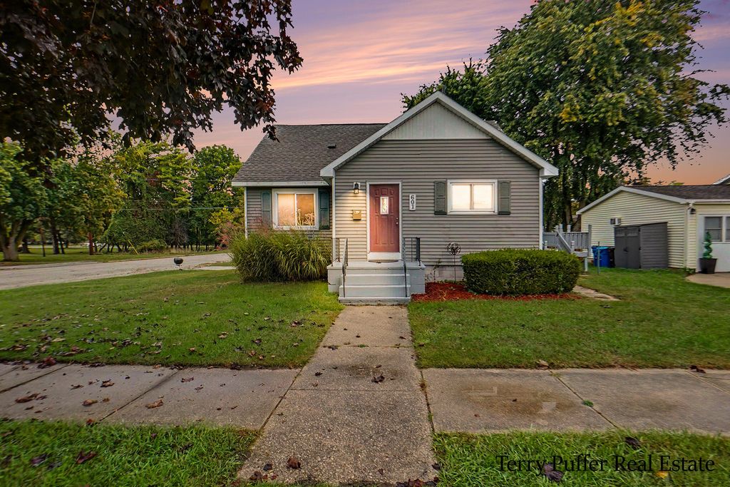 601 W 2nd Street, Ludington